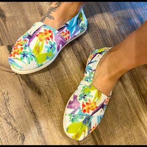 Toms Summer Collection “Birds” Sz 5